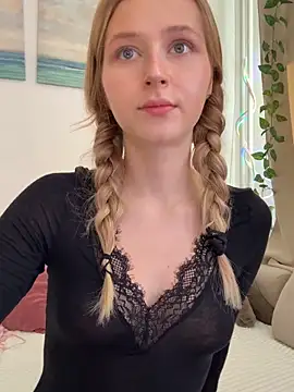 LunaRase online show from 8, 10, 2025