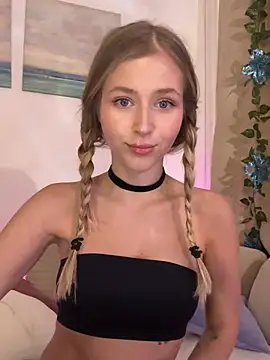 LunaRase online show from 20, 2, 2025