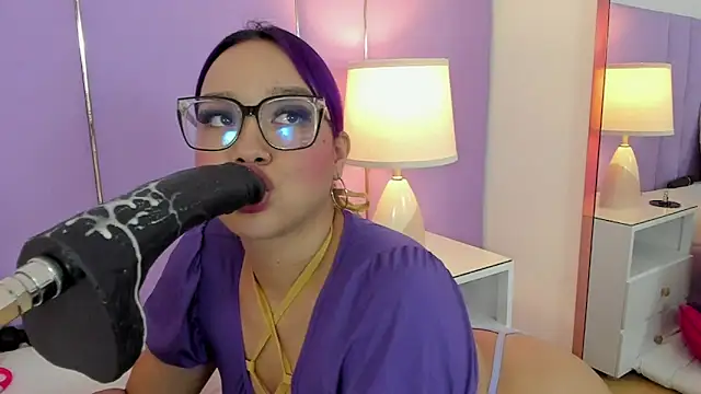 SophyRuiz  online show from 6, 10, 2025