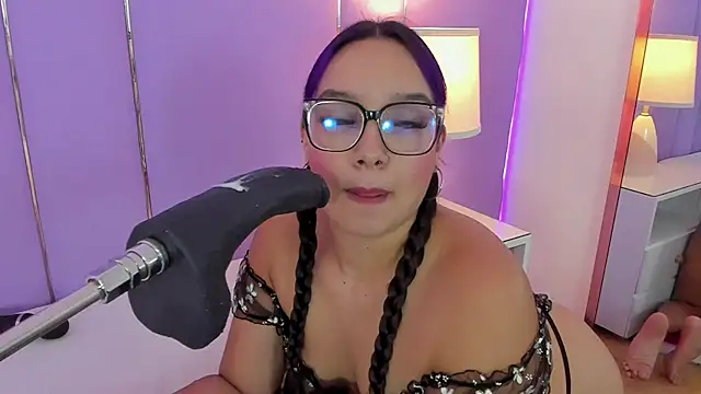 SophyRuiz  online show from 18, 11, 2025