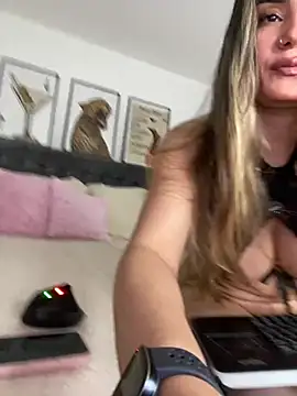 Snapshot of exoticcute chatting on 8, 7, 2026 exoticcute online show from 8, 7, 2026