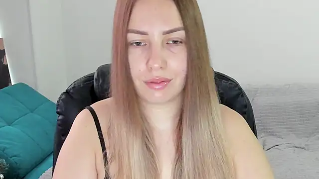 Mia shy1 online show from 14, 1, 2026