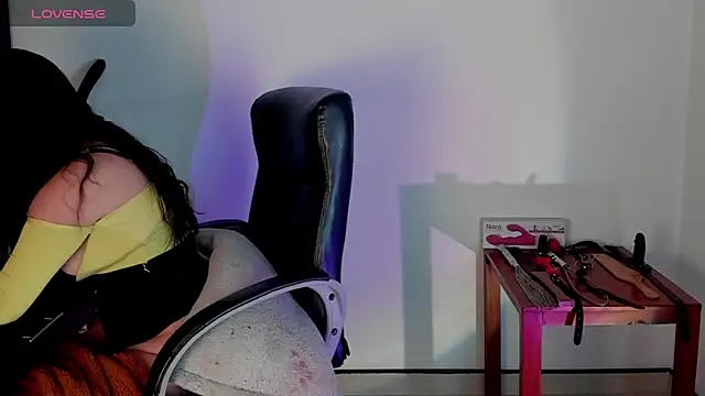 sara goodgirl13 online show from 3, 10, 2025