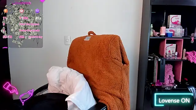 sara goodgirl13 online show from 8, 4, 2026