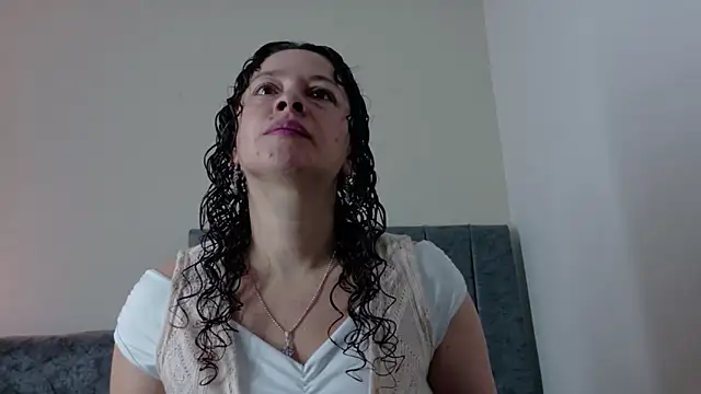 Snapshot of ArtesanaMK chatting on 4, 7, 2026 ArtesanaMK online show from 4, 7, 2026