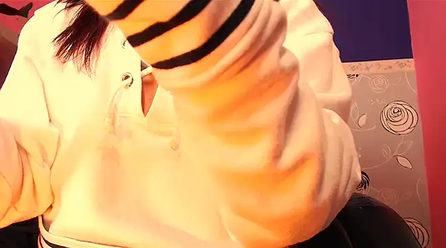 SaraSofia44 online show from 15, 3, 2025