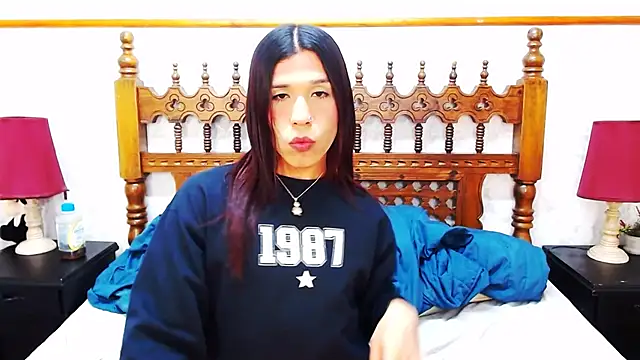 SaraSofia44 online show from 12, 1, 2025