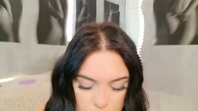 celia chanel online show from 23, 10, 2025