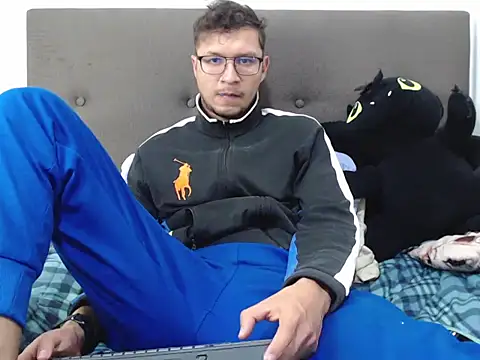 andy loverxx online show from 25, 3, 2026