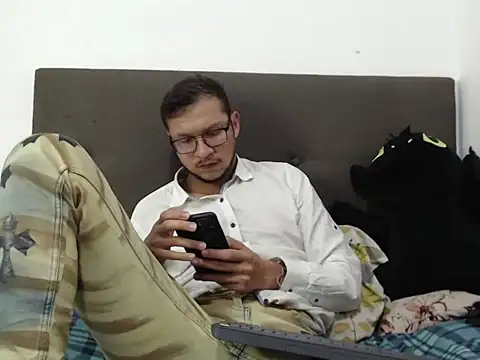 andy loverxx online show from 11, 3, 2026