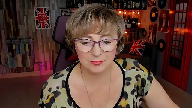 Snapshot of sugar_vivien chatting on 4, 11, 2025 sugar vivien online show from 4, 11, 2025