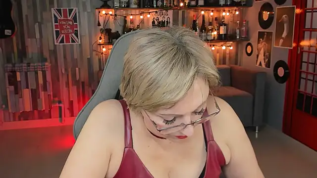 Snapshot of sugar_vivien chatting on 21, 3, 2025 sugar vivien online show from 21, 3, 2025