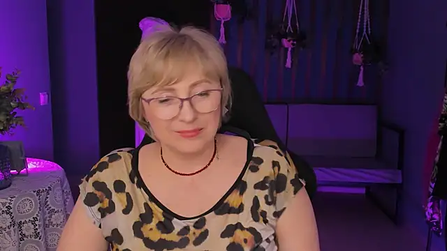 Snapshot of sugar_vivien chatting on 12, 3, 2025 sugar vivien online show from 12, 3, 2025