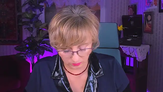 Snapshot of sugar_vivien chatting on 11, 9, 2025 sugar vivien online show from 11, 9, 2025