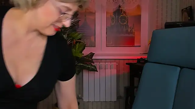 Snapshot of sugar_vivien chatting on 6, 3, 2025 sugar vivien online show from 6, 3, 2025