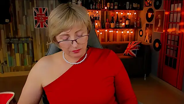 Snapshot of sugar_vivien chatting on 8, 3, 2025 sugar vivien online show from 8, 3, 2025