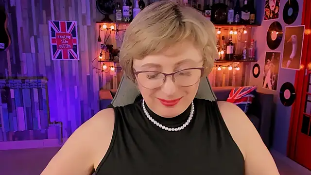 Snapshot of sugar_vivien chatting on 7, 3, 2025 sugar vivien online show from 7, 3, 2025