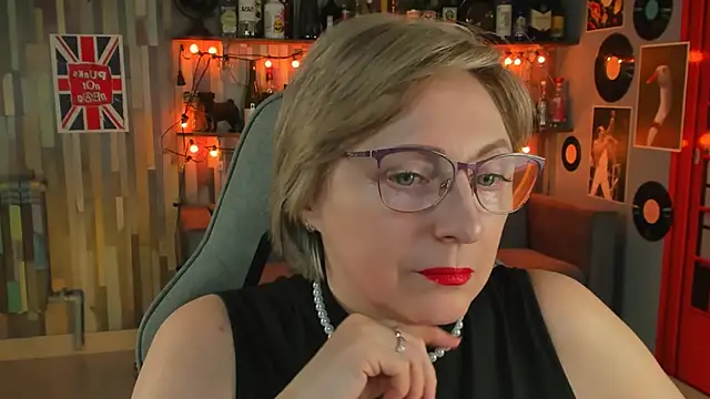 Snapshot of sugar_vivien chatting on 13, 3, 2025 sugar vivien online show from 13, 3, 2025