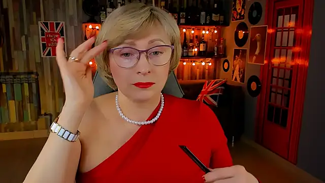 Snapshot of sugar_vivien chatting on 8, 3, 2025 sugar vivien online show from 8, 3, 2025