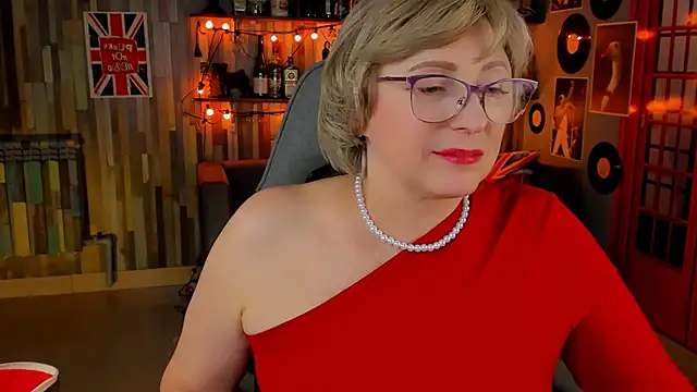 Snapshot of sugar_vivien chatting on 8, 3, 2025 sugar vivien online show from 8, 3, 2025