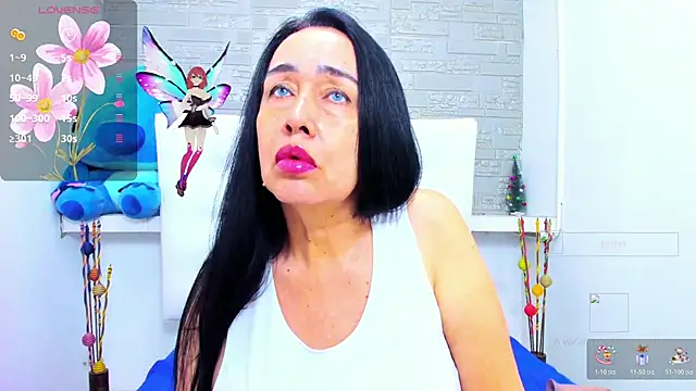 HorniestMilf online show from 24, 10, 2025