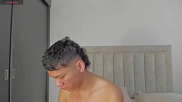 JulianRose 1 online show from 10, 10, 2025