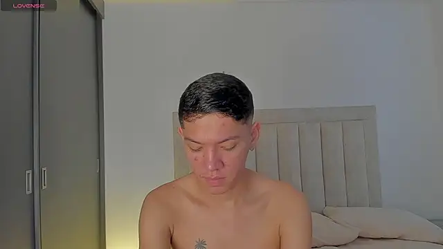 JulianRose 1 online show from 8, 10, 2025