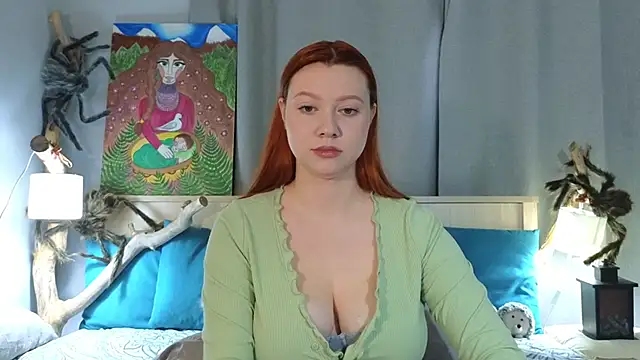 Snapshot of MileyMiller chatting on 4, 11, 2025 MileyMiller online show from 4, 11, 2025