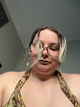 Snapshot of kitten0760 chatting on 7, 6, 2026 kitten0760 online show from 7, 6, 2026