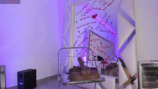 Snapshot of paulina_soto chatting on 12, 1, 2025 paulina soto online show from 12, 1, 2025