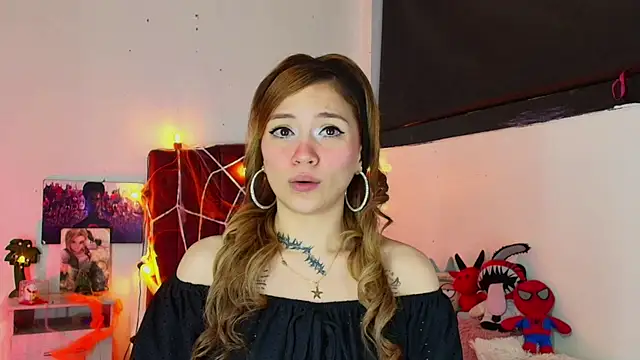 alisson zafiro  online show from 24, 10, 2025