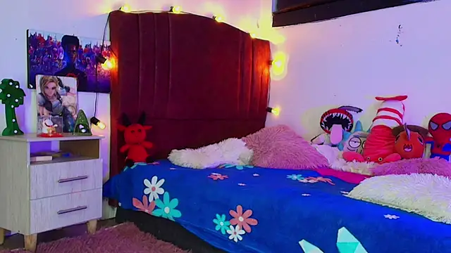 alisson zafiro  online show from 2, 11, 2025