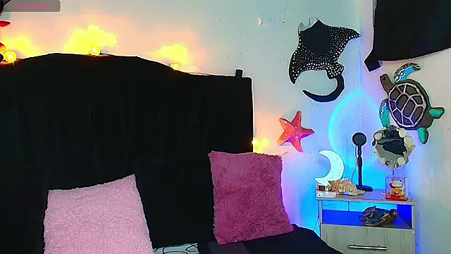 Snapshot of alisson_zafiro_ chatting on 9, 7, 2026 alisson zafiro online show from 9, 7, 2026