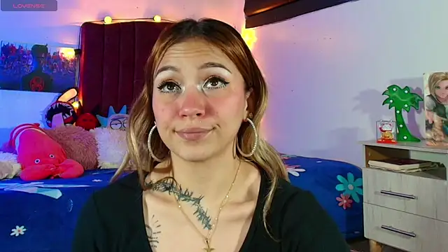 alisson zafiro  online show from 19, 9, 2025