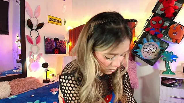 alisson zafiro  online show from 18, 3, 2025