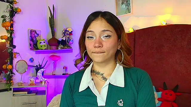 alisson zafiro  online show from 11, 4, 2026