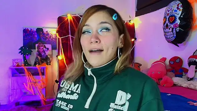 alisson zafiro  online show from 30, 10, 2025