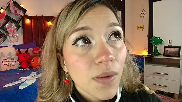 alisson zafiro  online show from 9, 3, 2025