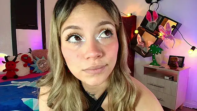 alisson zafiro  online show from 14, 3, 2025