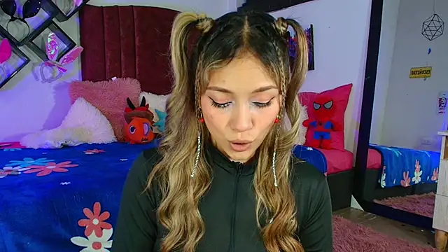 alisson zafiro  online show from 22, 2, 2025