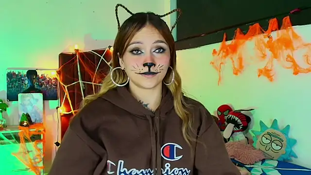 alisson zafiro  online show from 27, 10, 2025