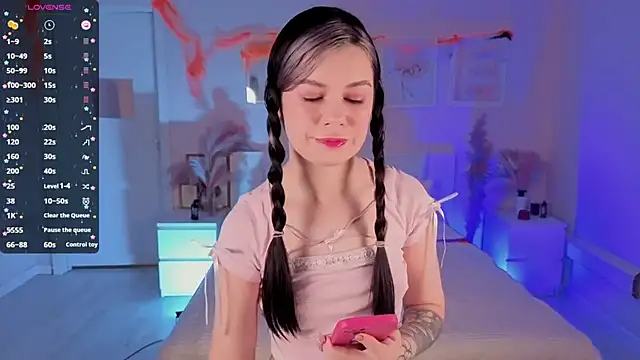 Lil Amelie online show from 8, 11, 2025