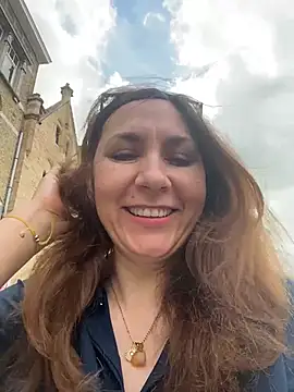 JasmineGlamour online show from 4, 7, 2026
