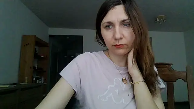 JasmineGlamour online show from 7, 5, 2026