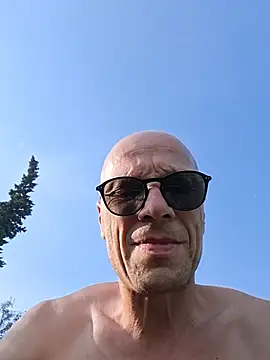 Snapshot of wedge75 chatting on 11, 7, 2026 wedge75 online show from 11, 7, 2026