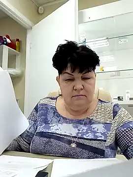 Snapshot of FantasyMichelle chatting on 2, 3, 2025 FantasyMichelle online show from 2, 3, 2025