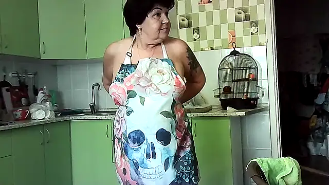 Snapshot of FantasyMichelle chatting on 4, 10, 2025 FantasyMichelle online show from 4, 10, 2025