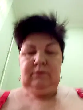 Snapshot of FantasyMichelle chatting on 4, 2, 2025 FantasyMichelle online show from 4, 2, 2025