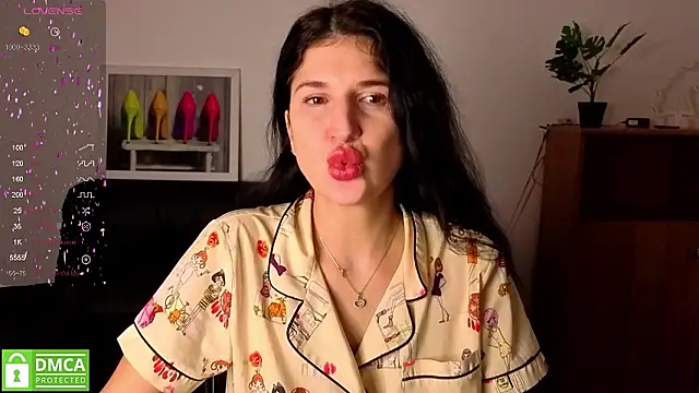 Alianna Solo Kisses online show from 14, 2, 2026