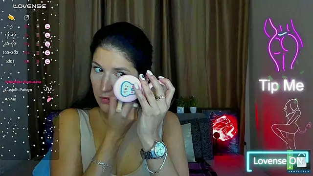 Alianna Solo Kisses online show from 31, 10, 2025